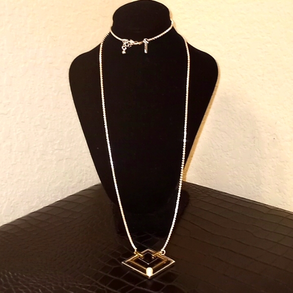 Vantel Pearls Echo Necklace - Picture 10 of 13